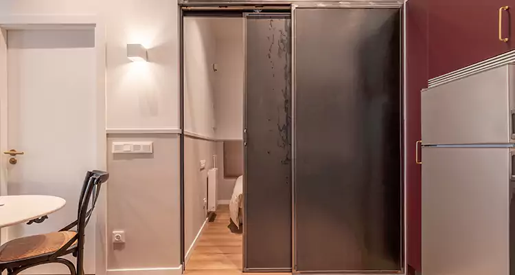 We Fix Closet Sliding Door in Ocoee, FL 